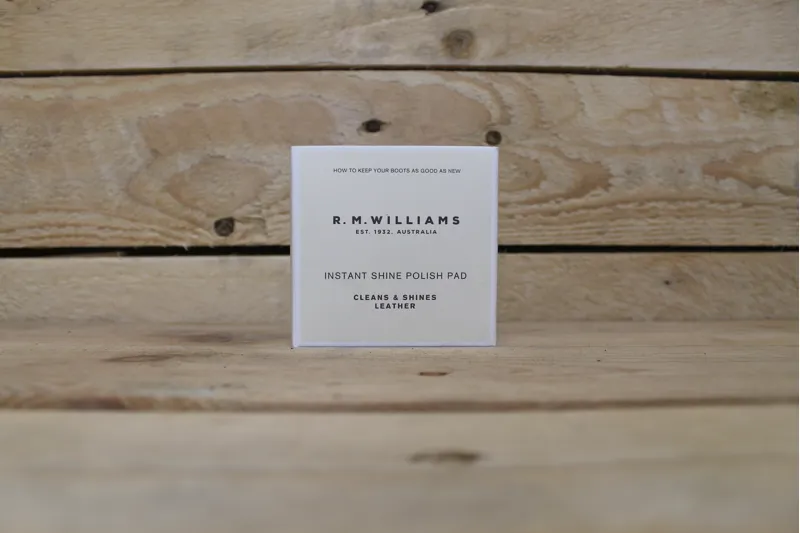 R.M.Williams Instant Shine Polish Pad-1
