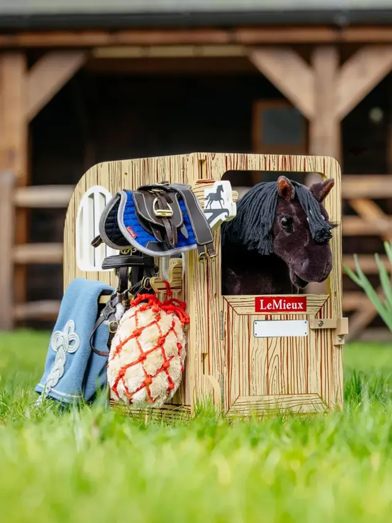 LeMieux Toy Pony Stable Set